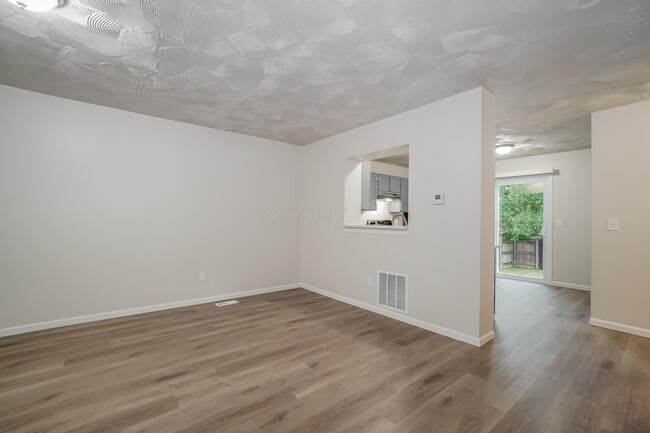 Photo - 967 Robmeyer Dr