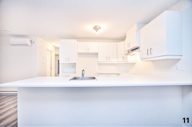 Photo - 1623 Av. de la Gare Unit 1623
