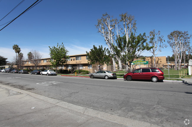 La Puente Garden Apts - La Puente Garden Apts