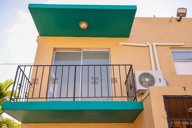 Photo - 3050 NW 21st Ave Unidad 9 Rental