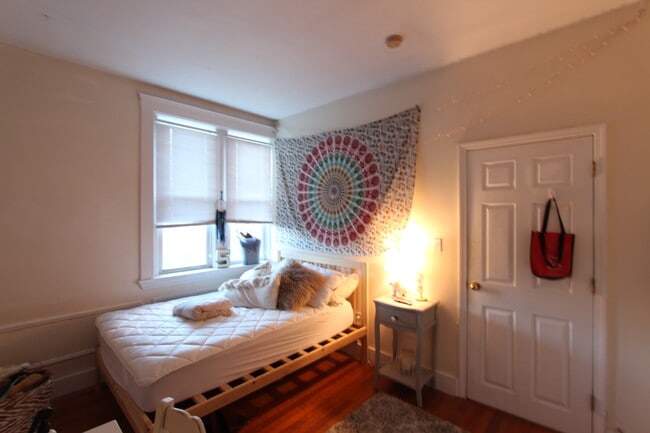 Photo - 318 Saint Paul St Unit 5