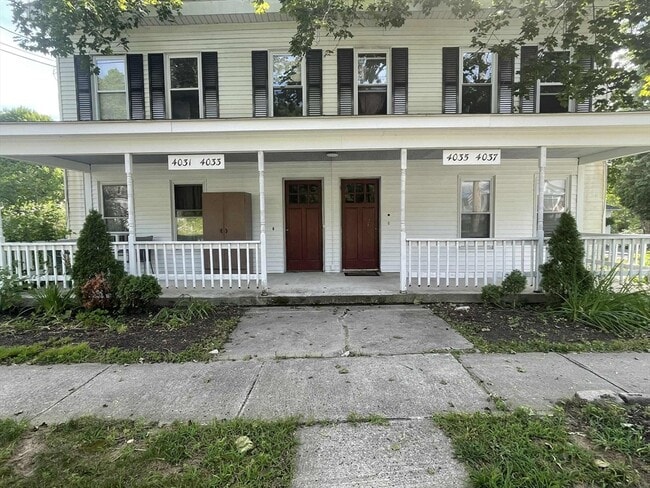 Building Photo - 4031-4037-4037 Pleasant St Unit 4037