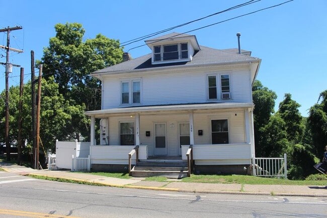 Building Photo - 140 N Lancaster St Rental