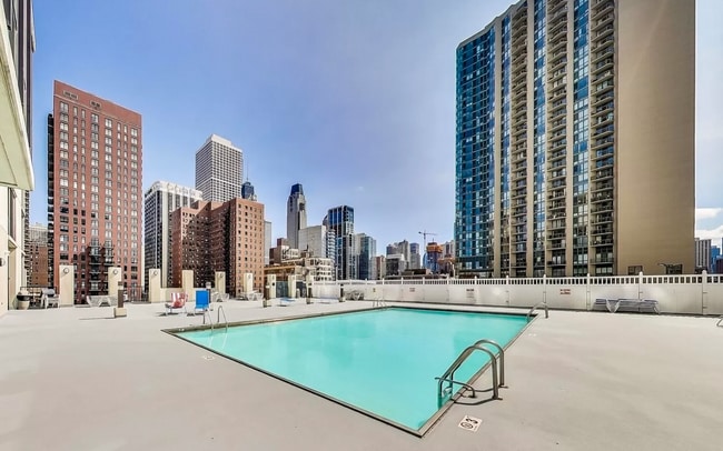 Building Photo - 1122 N Clark St Unit 1510