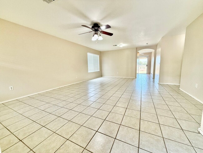 Fabulous 3-Bedroom home For Rent!!