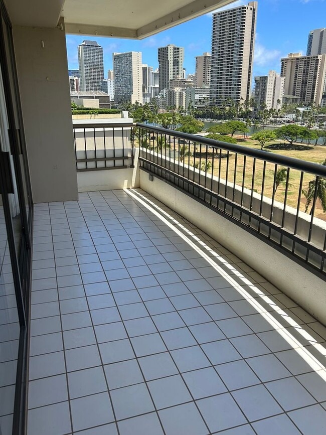 Photo - 2333 Kapiolani Blvd Unit 810
