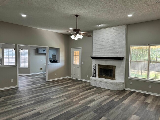 Photo - 15 Bazely Cir