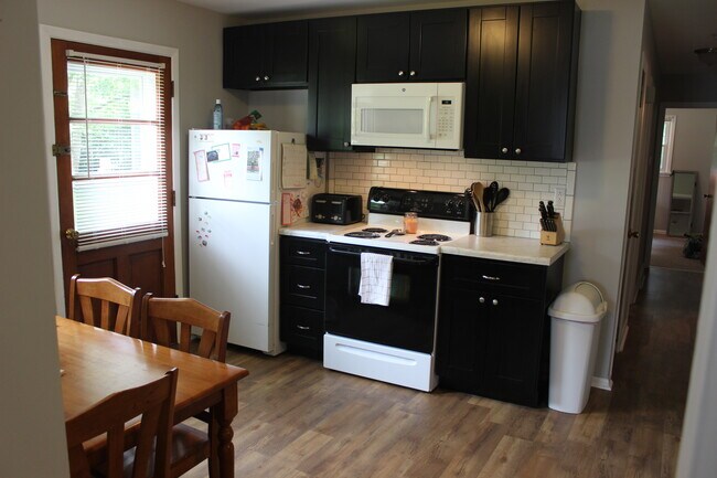 Photo - 883 South Court Street