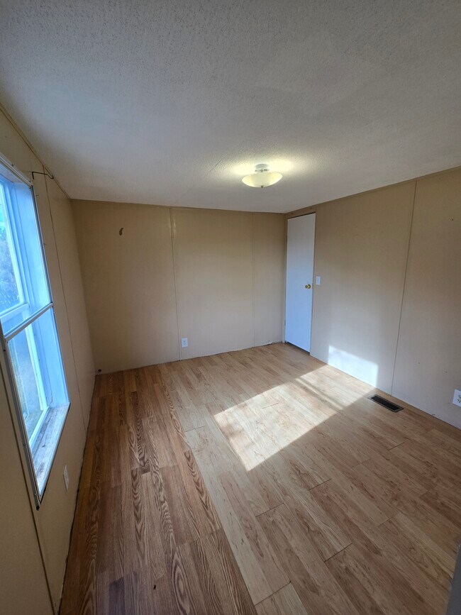 Photo - 725 Park Ave