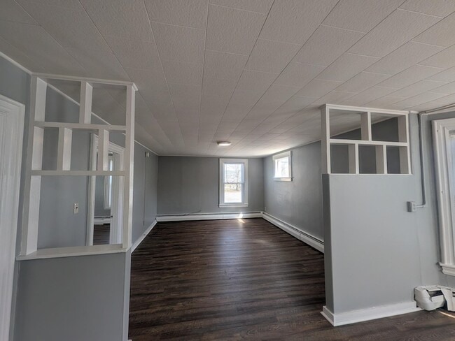 Building Photo - 31 Chestnut St Unit A