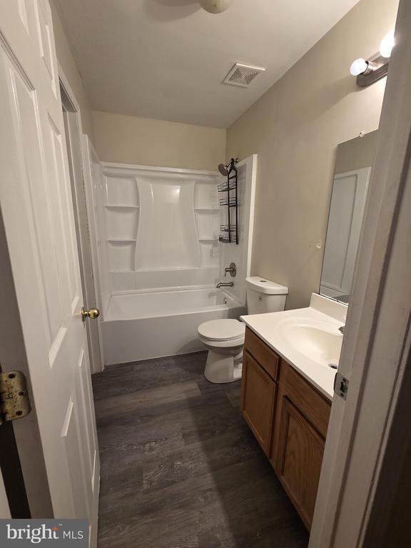 Photo - 6 Meadow Rue Ln