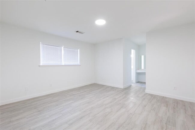 Photo - 2510 Straight Creek Dr