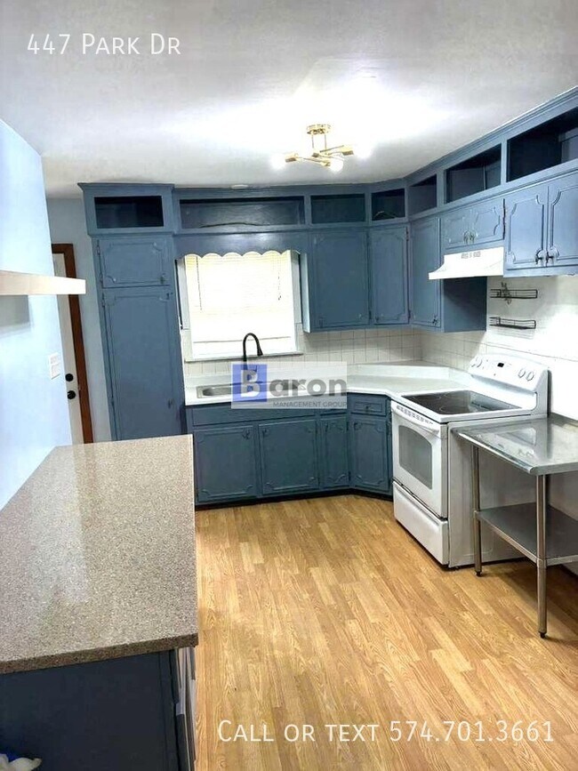 Photo - 447 Park Dr