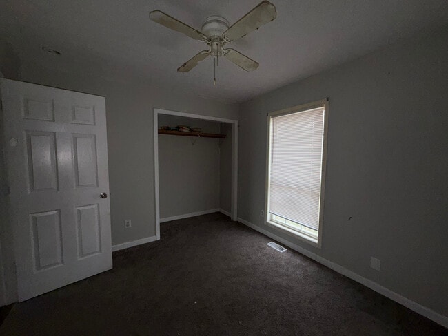 Photo - 1211 Redbud St