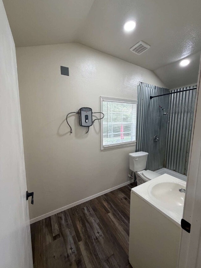 Photo - Charming 1-Bedroom Home with Modern Amenities in Longview, TX!