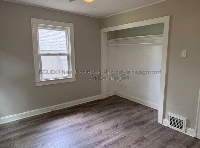 Photo - 2723 Lathrop Ave