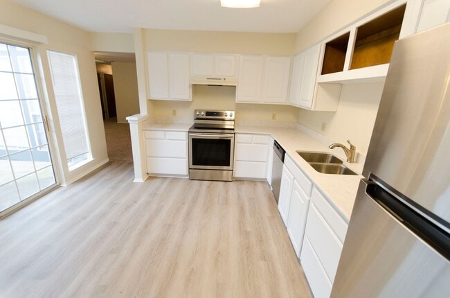Photo - 915 Todd Ln