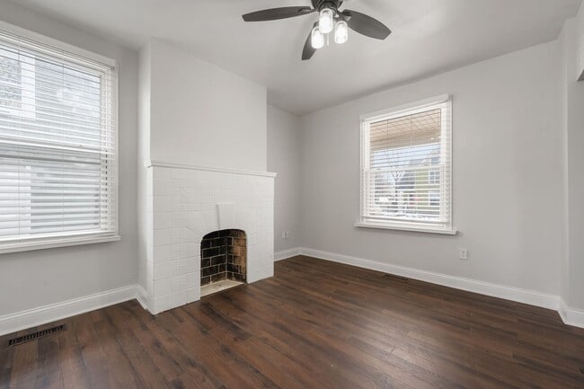 Photo - Madisonville- Charming 3+ bedroom 1.5 Bath, 1 car detached