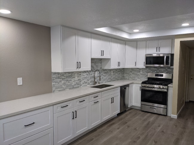 Photo - 5151 Walnut Ave Townhome