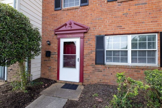 Photo - Townhouse in Richmond