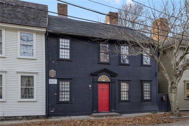 73 Thames St Unit B