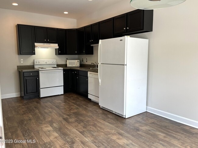 Photo - 15 Lancaster Pl