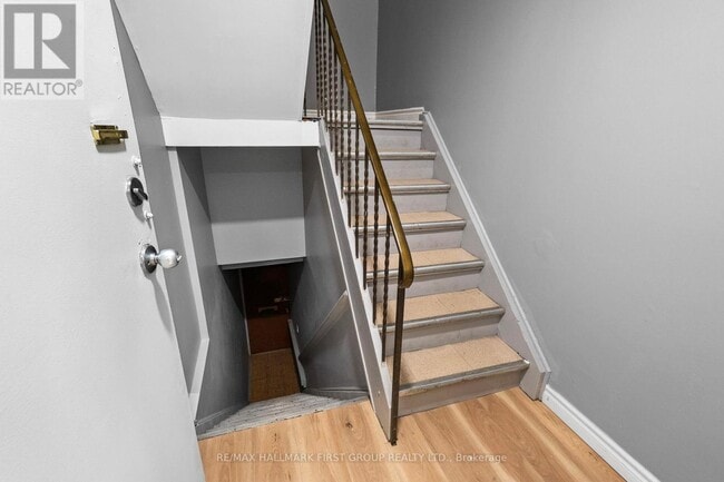 Photo - 608 Gerrard St E