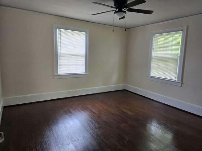 Photo - 4 Bedroom 2 bath Home For Rent - Heart of Florence