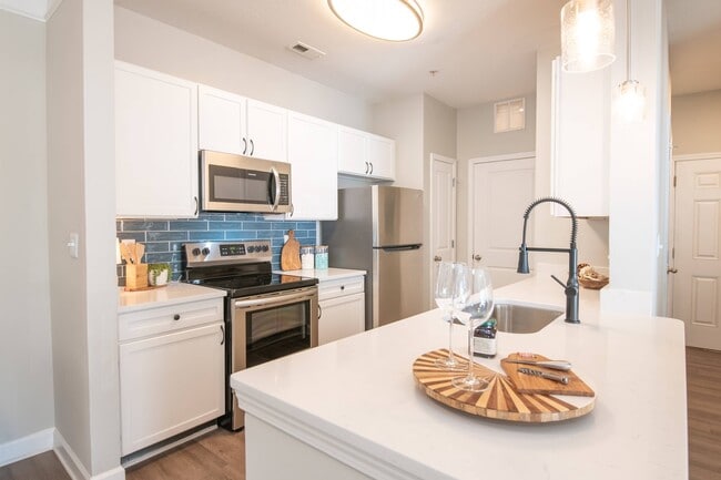 Building Photo - Avana Lake Norman Rental