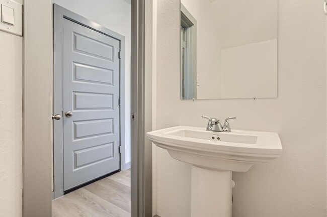 Building Photo - 6455 Pne Hts Dr Rental