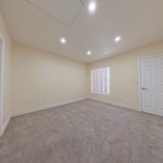 Photo - Charming 2nd Floor Unit In Gated Community! Unit 2154