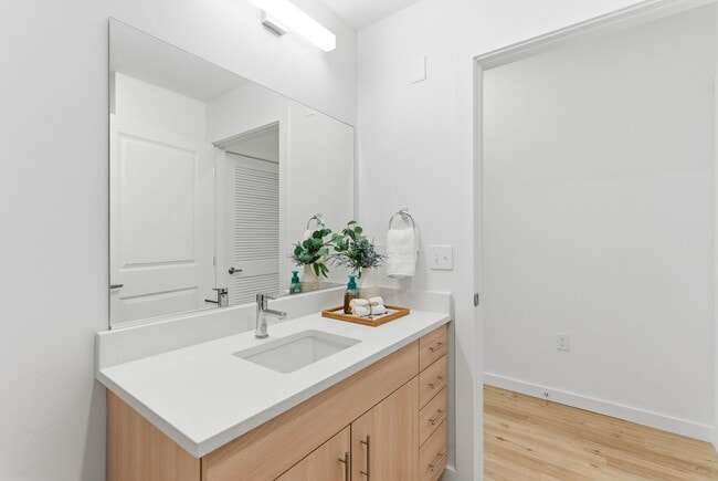 District Lofts at Garland!!