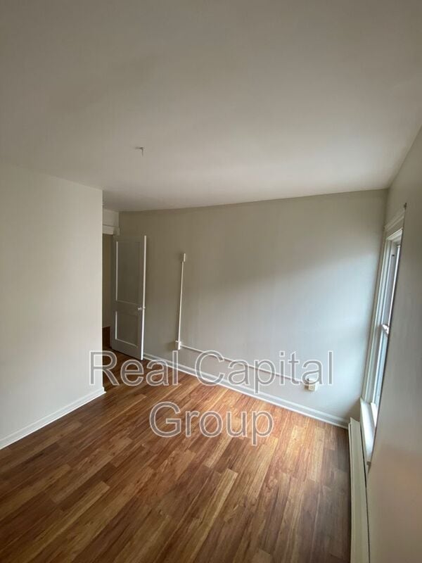 Photo - 335 Pine St Unit Apt 2 Upper