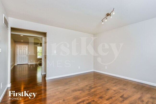 Photo - 109 Piety Dr House