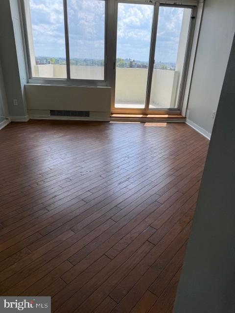 Photo - 604 S Washington Square Unidad 809