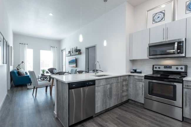 Oak Street Station apartments — community photo