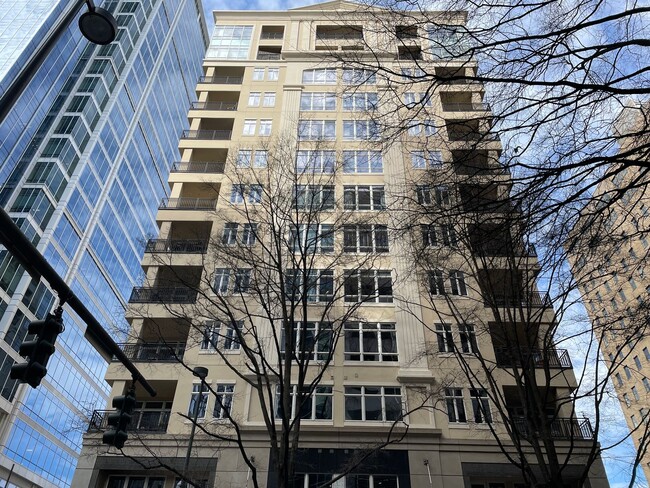 Building Photo - 230 S Tryon St
