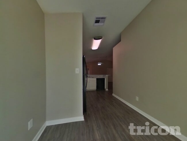 Photo - 3131 Kelling St