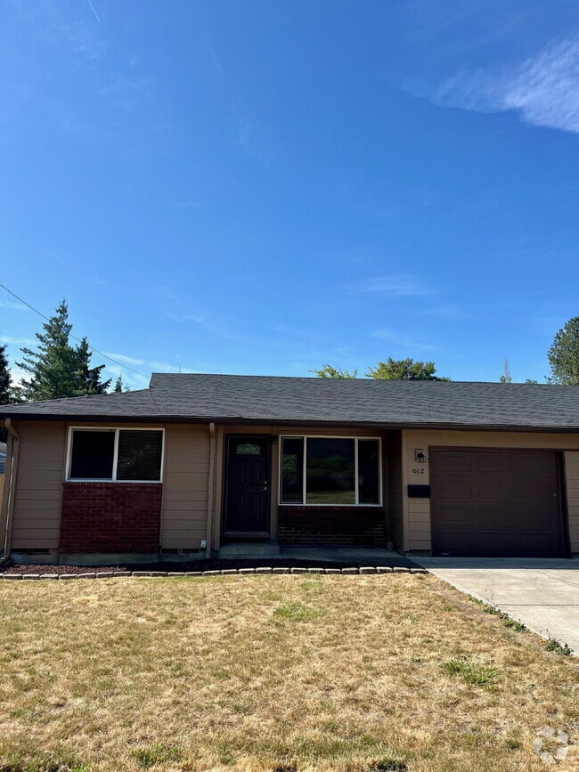 Building Photo - 2 Bedroom Duplex Rental