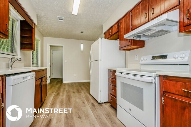 Photo - 2140 Teri Ln SE