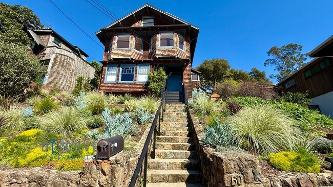 Building Photo - Panoramic Hill Estate with Sweeping Views
