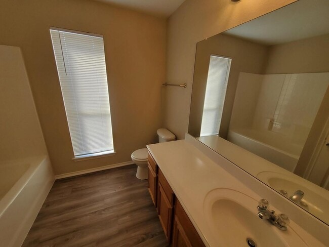 Photo - Spacious 4 bedroom home!  Dallas ISD