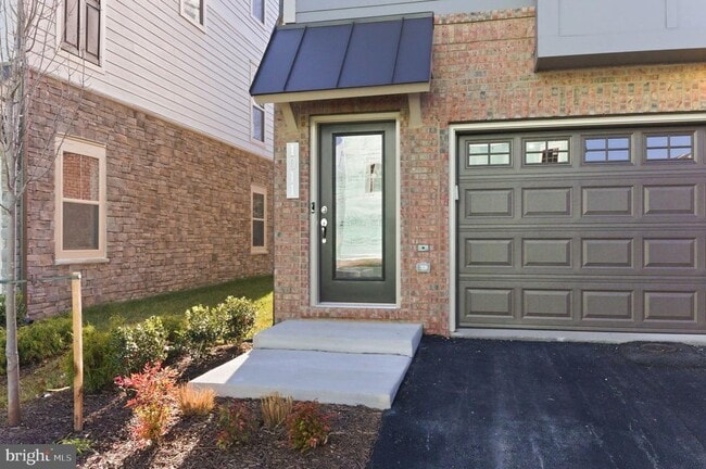 Photo - 1011 Venifena Terrace SE