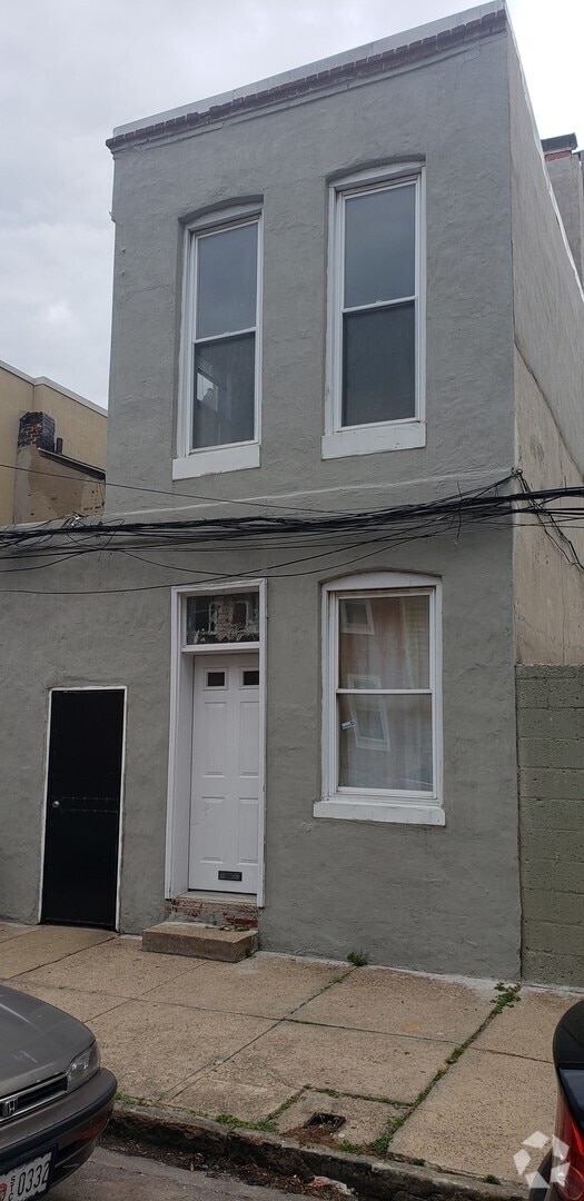 Building Photo - Little Italy Carriage House offering A/C a...