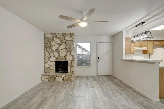 809 Bracewood Cir