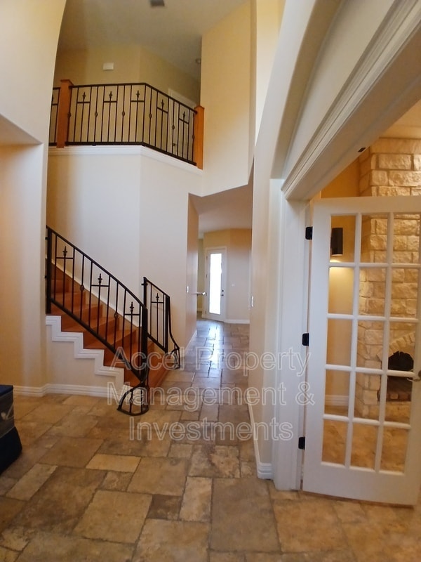 Photo - 2423 W Hampton Ave