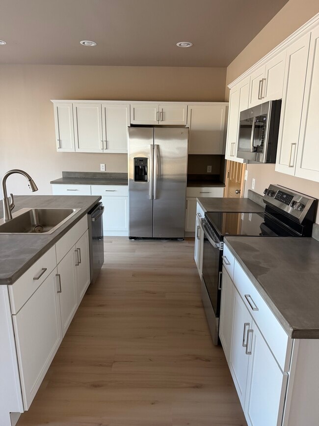 Unidad A - 280 W Elm St