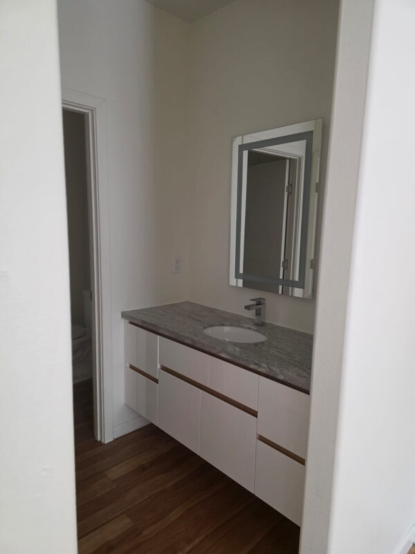 Photo - 2111 W University Dr Unidad D-1