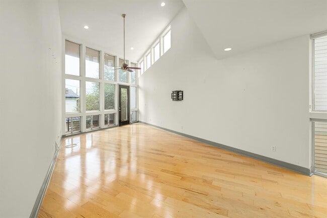 Building Photo - 1314 Norwalk Ln Unit B