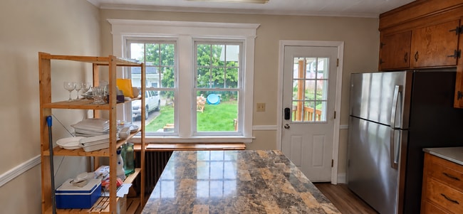 21 Coniston Ave Unit 2